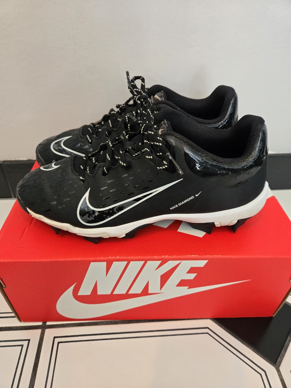 Nike Big Kids’s Black White Diamond Baseball Cleats